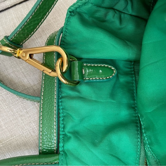 💕Prada Emerald Green Quitled Tote - Picture 9 of 13